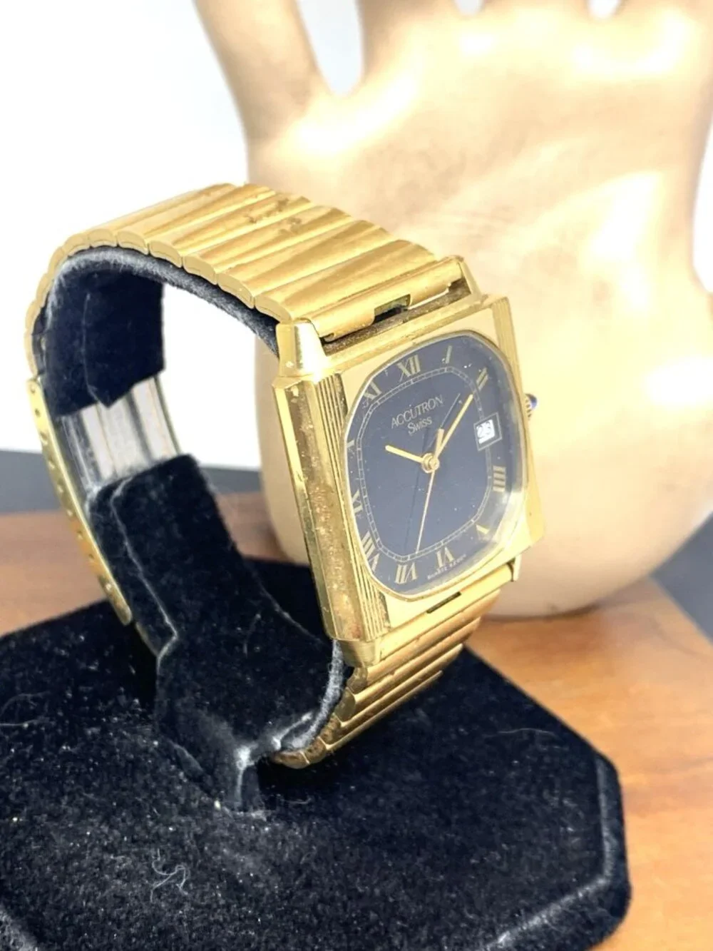 Accutron Men's Watch Vintage 1982 P2 Swiss Quartz C802022 Black Gold Steel 30mm